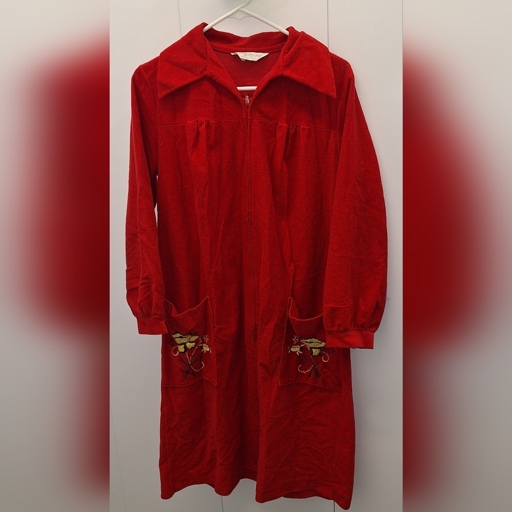 Vintage Komar Red Embroidered Flower Housecoat Robe Large